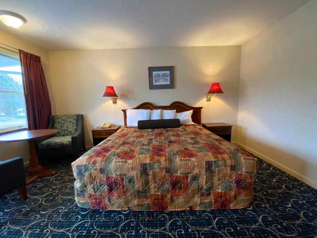 Economy Lodge 682 Main St Sturbridge Exterior foto