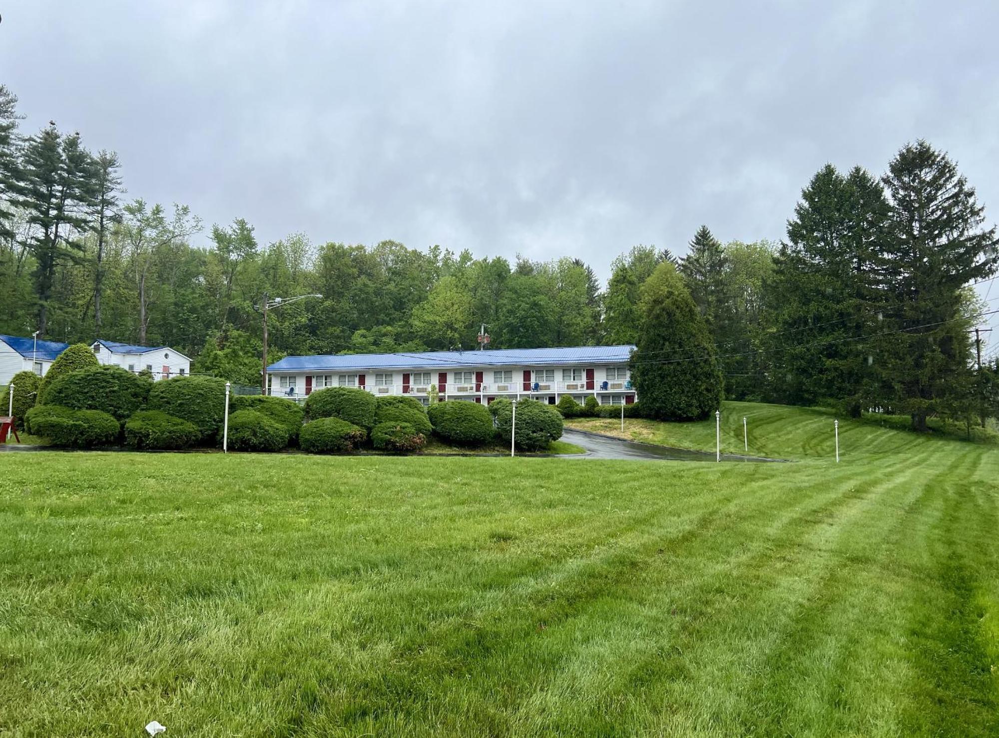 Economy Lodge 682 Main St Sturbridge Exterior foto