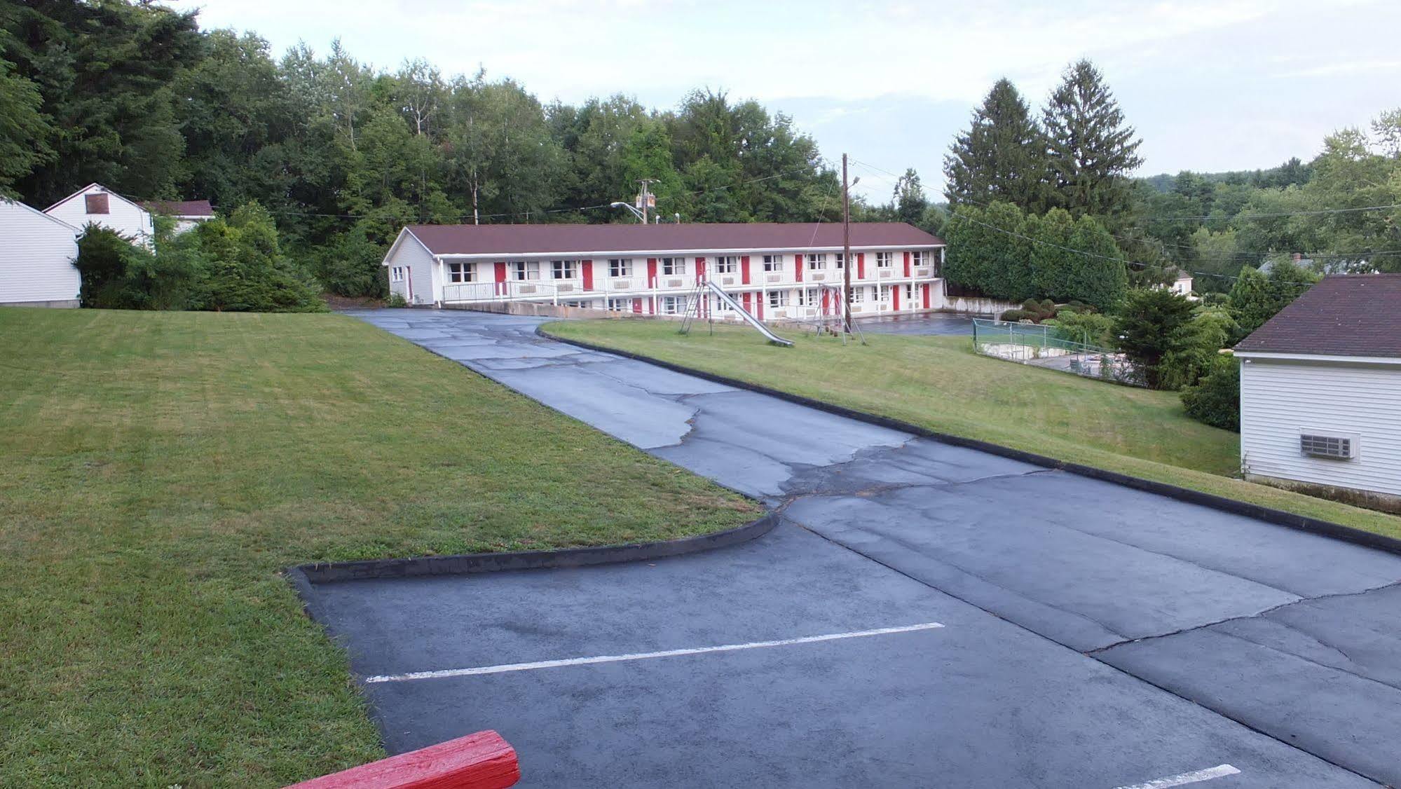Economy Lodge 682 Main St Sturbridge Exterior foto